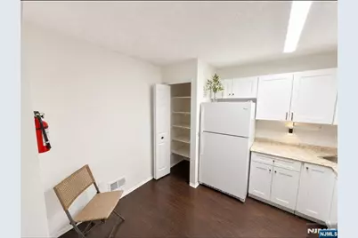 1063 Ash Drive, Mahwah, NJ 07430 - Photo 6