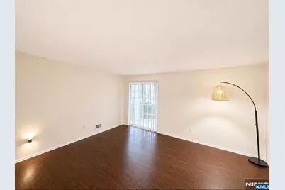 1063 Ash Drive, Mahwah, NJ 07430 - Photo 4