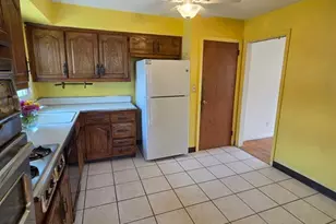 533 Sollas Ct, Lyndhurst Township, NJ 07071 - Photo 4
