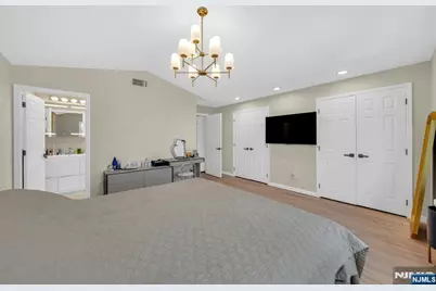 573 Kearney, Cliffside Park, NJ 07010 - Photo 18