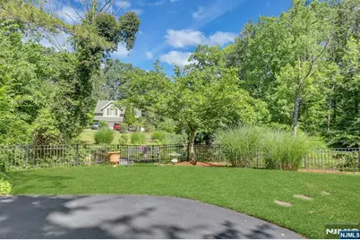 63 Pleasant Avenue, Saddle River, NJ 07458 - Photo 4