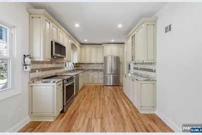 26 Hillside Avenue A #A, Tenafly, NJ 07670 - Photo 10