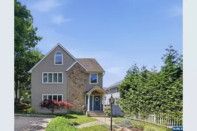 26 Hillside Avenue A #A, Tenafly, NJ 07670 - Photo 2
