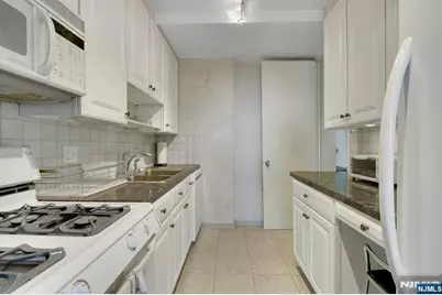 1 Horizon Road 408 #408, Fort Lee, NJ 07024 - Photo 6