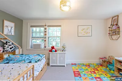 529 Wyndham Road, Teaneck Township, NJ 07666 - Photo 24
