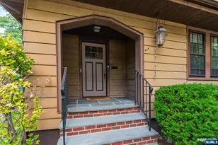 529 Wyndham Rd, Teaneck Township, NJ 07666 - Photo 8