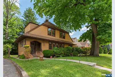 529 Wyndham Road, Teaneck Township, NJ 07666 - Photo 2