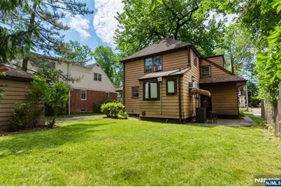 529 Wyndham Road, Teaneck Township, NJ 07666 - Photo 6