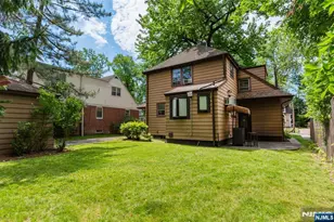 529 Wyndham Rd, Teaneck Township, NJ 07666 - Photo 6