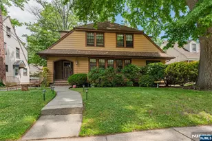 529 Wyndham Rd, Teaneck Township, NJ 07666 - Photo 1