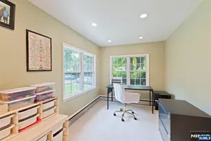 529 Wyndham Rd, Teaneck Township, NJ 07666 - Photo 12