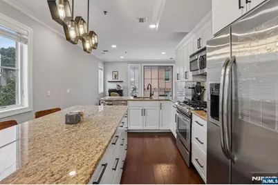 200 Laird Avenue 201 #201, Cliffside Park, NJ 07010 - Photo 12