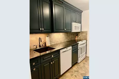 301 Beech Street 8D #8D, Hackensack, NJ 07601 - Photo 2