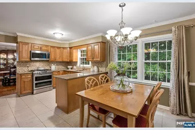 27 Cobblestone Lane, Ramsey, NJ 07446 - Photo 10