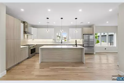 264 Beverly Hills Road, Fort Lee, NJ 07024 - Photo 2