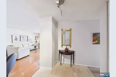 300 Winston 2215 #2215, Cliffside Park, NJ 07010 - Photo 2