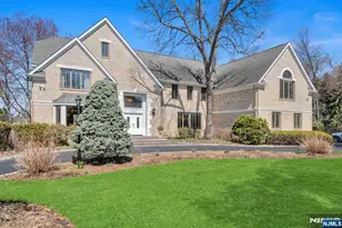 837 Apple Ridge Rd, Franklin Lakes, NJ 07417 - Photo 2