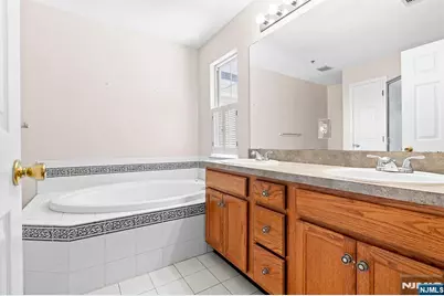 74 Mountainside Drive, Pompton Lakes, NJ 07442 - Photo 16