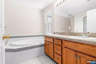 74 Mountainside Dr, Pompton Lakes, NJ 07442 - Photo 16