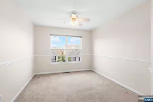 74 Mountainside Dr, Pompton Lakes, NJ 07442 - Photo 12
