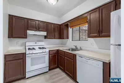 107 Bellgrove 3B #3B, Mahwah, NJ 07430 - Photo 4