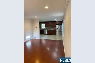19 Shelby Court Right #Right, Paramus, NJ 07652 - Photo 4