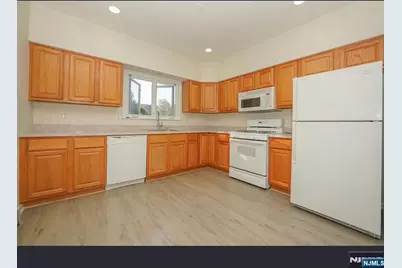 558 Lafayette Avenue 1 #1, Hawthorne, NJ 07506 - Photo 4