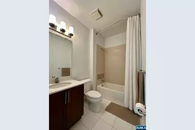 4425 Riverview Avenue 425 #425, Englewood, NJ 07631 - Photo 8