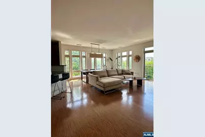 4425 Riverview Avenue 425 #425, Englewood, NJ 07631 - Photo 2