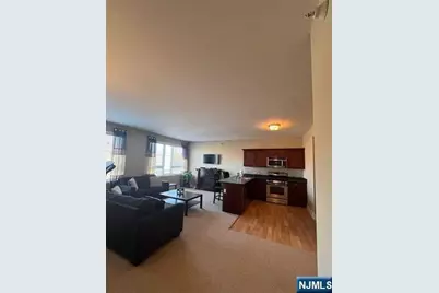 447 Fairview Avenue 304 #304, Fairview, NJ 07022 - Photo 4