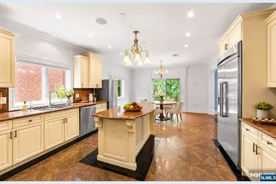 335 Riverdale Drive, Fort Lee, NJ 07024 - Photo 22