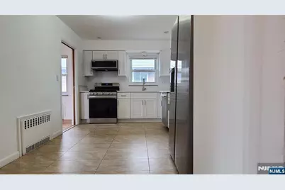 2152 South Street 2nd Fl #2nd fl, Fort Lee, NJ 07024 - Photo 8