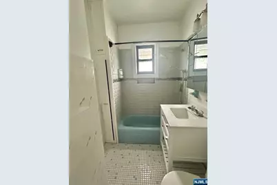 165 Knapp Avenue 2 #2, Clifton, NJ 07011 - Photo 4