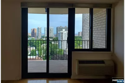 1590 Anderson Avenue 12H #12H, Fort Lee, NJ 07024 - Photo 6