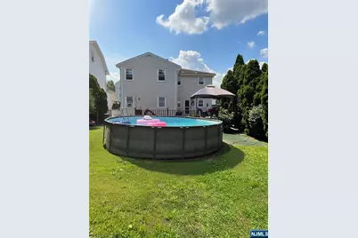 739 Lake Avenue, Lyndhurst Township, NJ 07071 - Photo 14