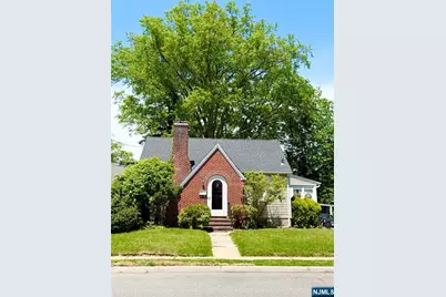 301 Hickory Avenue, Bergenfield, NJ 07621 - Photo 1