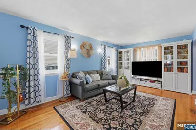 27 Beveridge Street, Teaneck Township, NJ 07666 - Photo 4