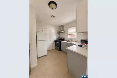 63 Huntington Terrace, Newark, NJ 07112 - Photo 4