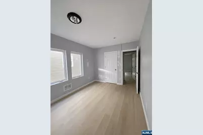 63 Huntington Terrace, Newark, NJ 07112 - Photo 12