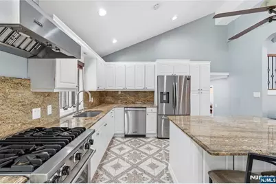 651 Floyd Street, Englewood Cliffs, NJ 07632 - Photo 14