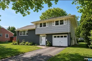 10 Julia St, Closter, NJ 07624 - Photo 2