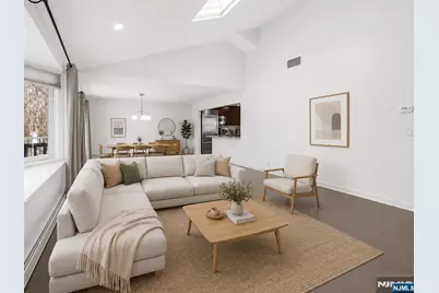 682 Floyd Street, Englewood Cliffs, NJ 07632 - Photo 2