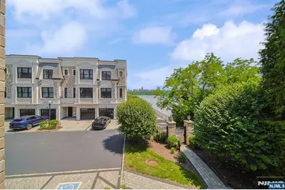 35 Marquis Court, Edgewater, NJ 07020 - Photo 30
