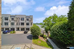35 Marquis Ct, Edgewater, NJ 07020 - Photo 30