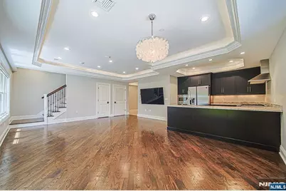 35 Marquis Court, Edgewater, NJ 07020 - Photo 6