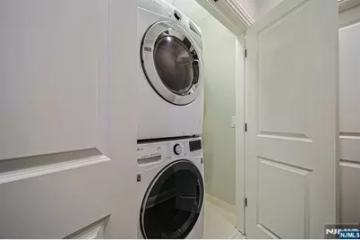 35 Marquis Court, Edgewater, NJ 07020 - Photo 18