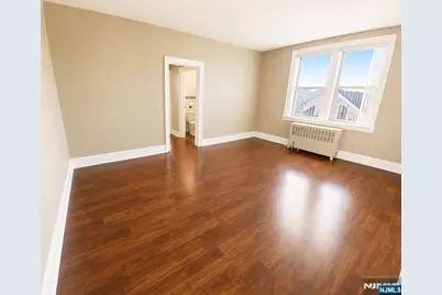 755 Anderson Avenue 2L #2L, Cliffside Park, NJ 07010 - Photo 4