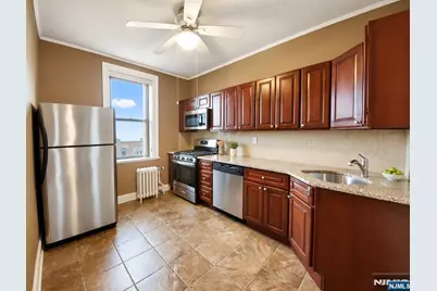 755 Anderson Avenue 2L #2L, Cliffside Park, NJ 07010 - Photo 2