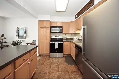 151 Prospect Avenue 16D #16D, Hackensack, NJ 07601 - Photo 4