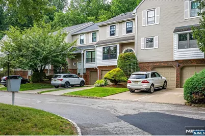 4506 Stonehedge Road 4506 #4506, Edison, NJ 08820 - Photo 2